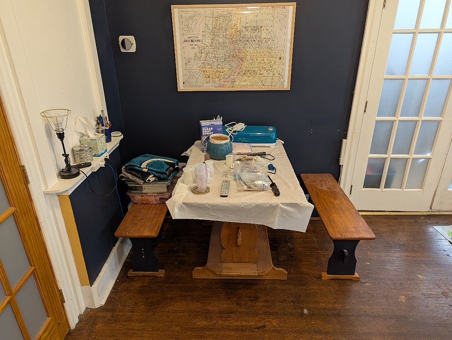 Kitchen with dining table