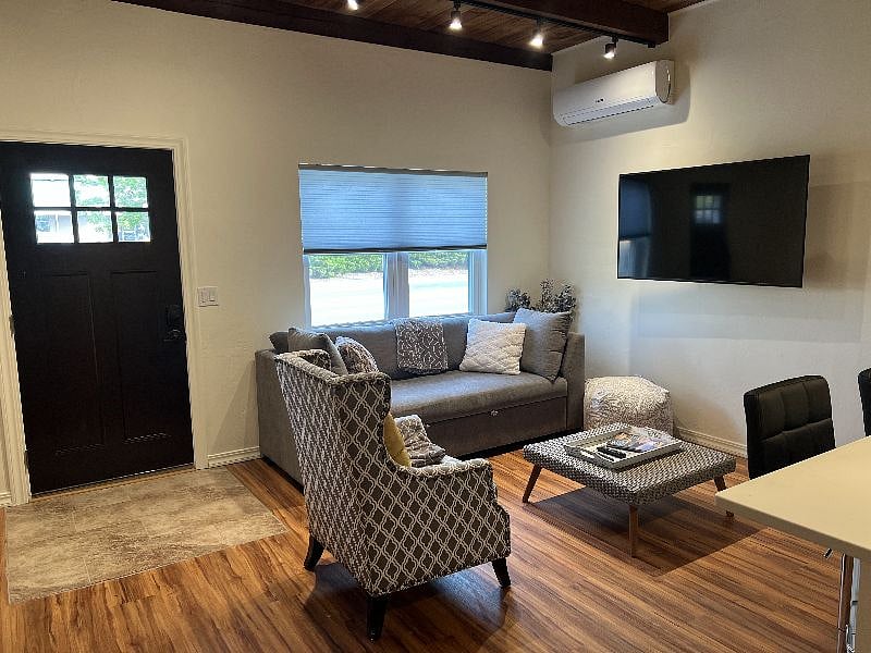 Furnished Finder property 425319_1 photo 8