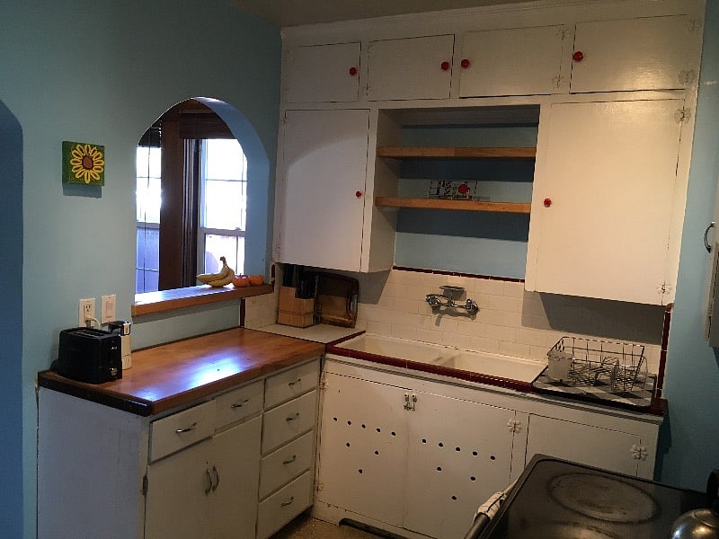 The kitchen is simple and well stocked with everything you need for cooking. The glass top oven is brand new, and the other appliances are all in perfect shape.