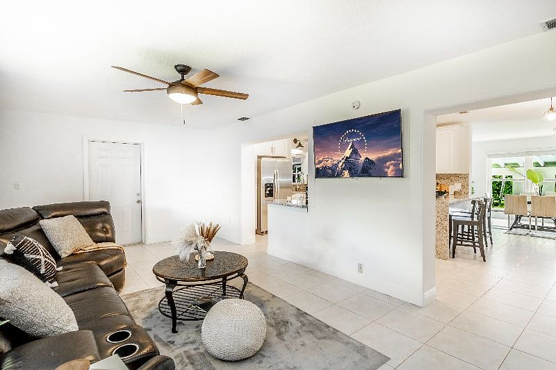 Furnished Finder property 425526_1 photo 11