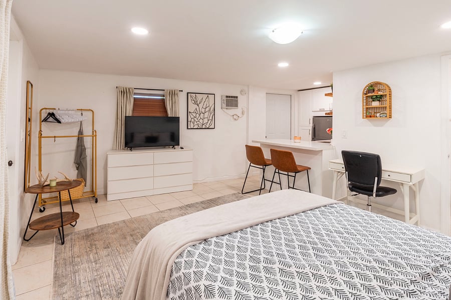 Furnished Finder property 425526_6 photo 10