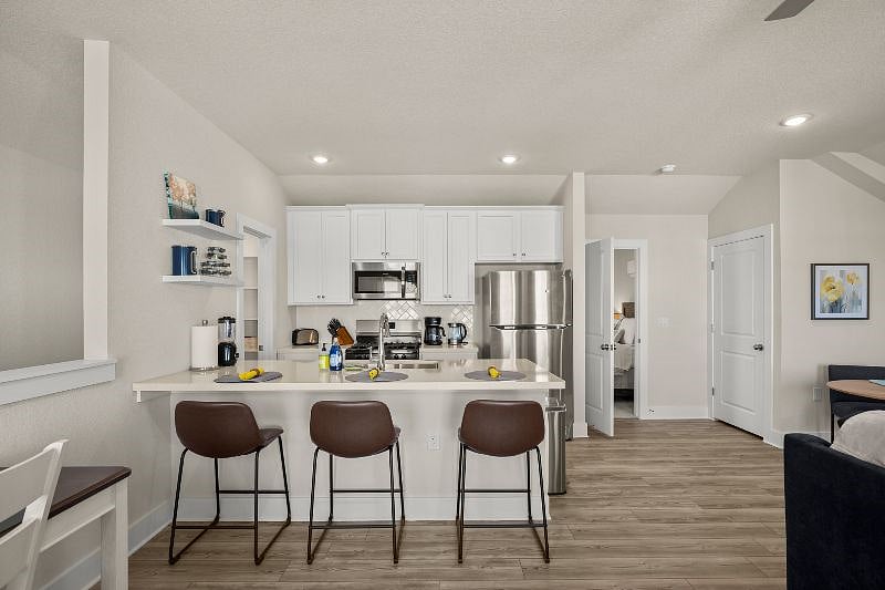 Furnished Finder property 425599_1 photo 3
