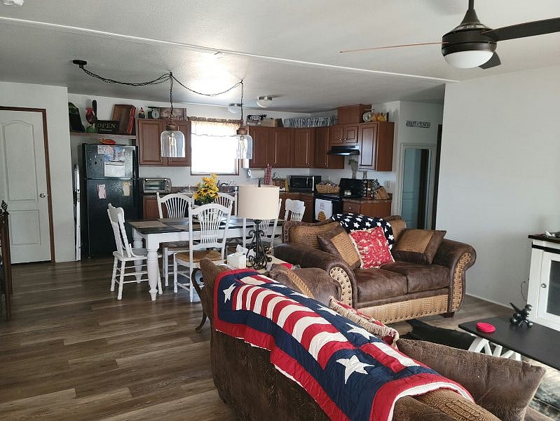 Furnished Finder property 425602_1 photo 3