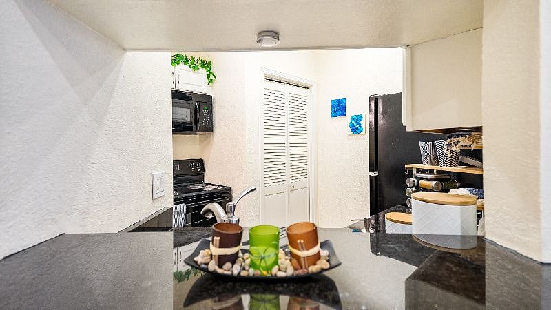 Furnished Finder property 425811_1 photo 7