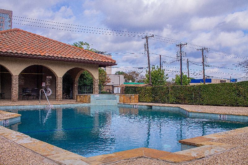 Furnished Finder property 425811_1 photo 16