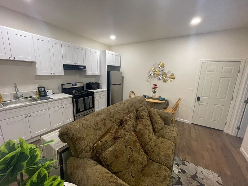 Furnished Finder property 425898_3 photo 11