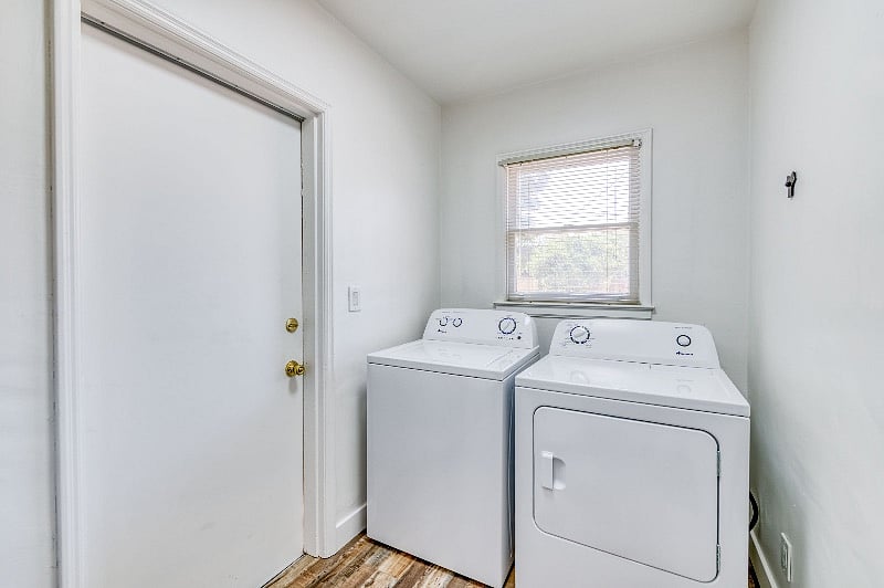 Dedicated laundry room with Full size washer & dryer available