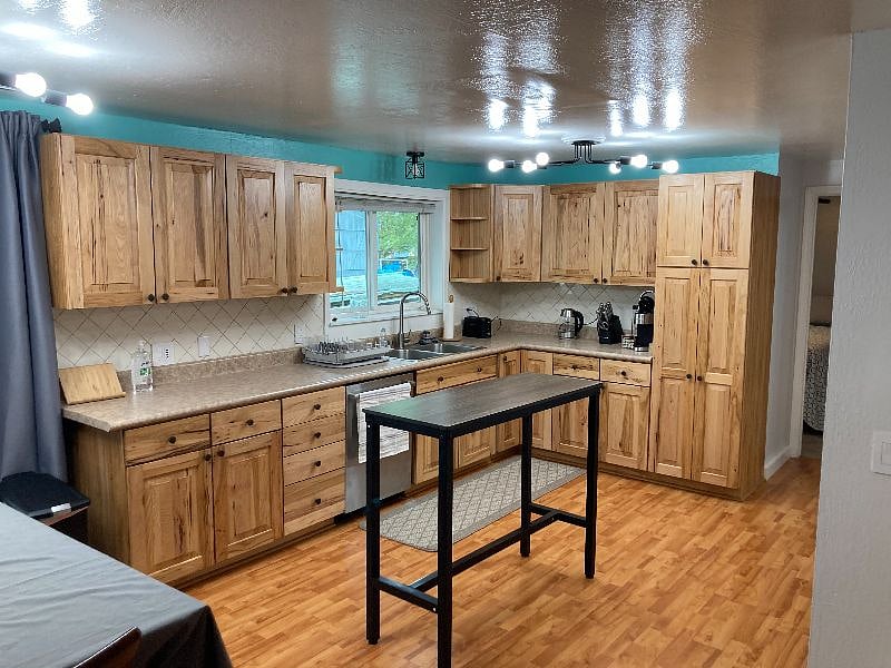Furnished Finder property 426018_1 photo 3