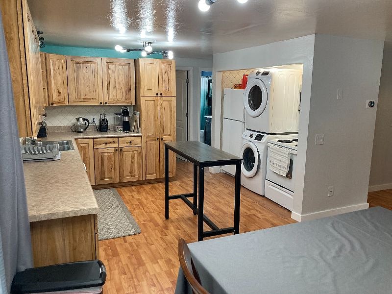 Furnished Finder property 426018_1 photo 4