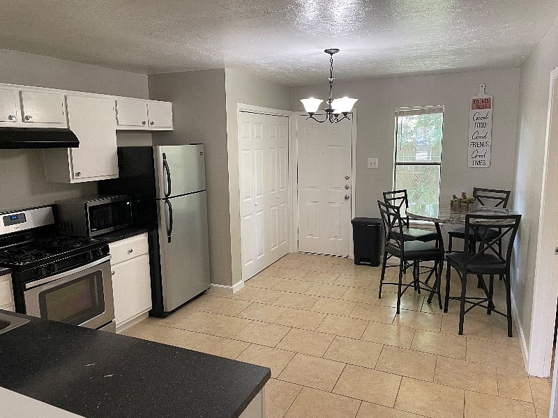 Furnished Finder property 426019_1 photo 4