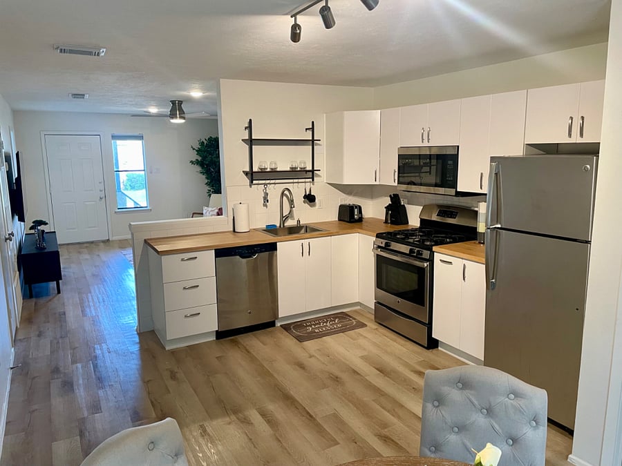 Furnished Finder property 426019_2 photo 5