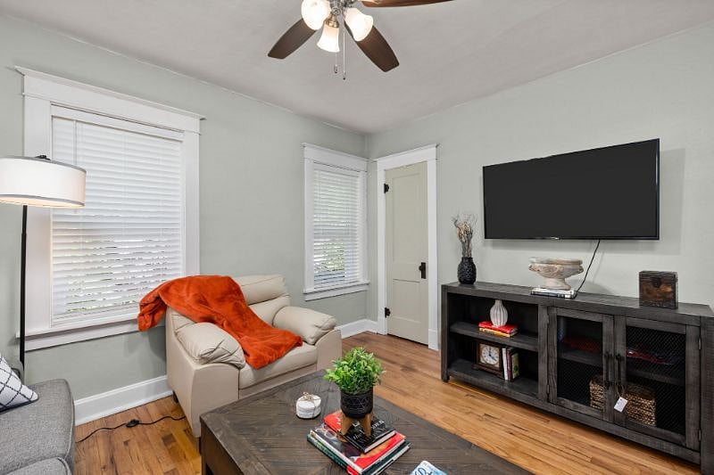 Furnished Finder property 426094_2 photo 8
