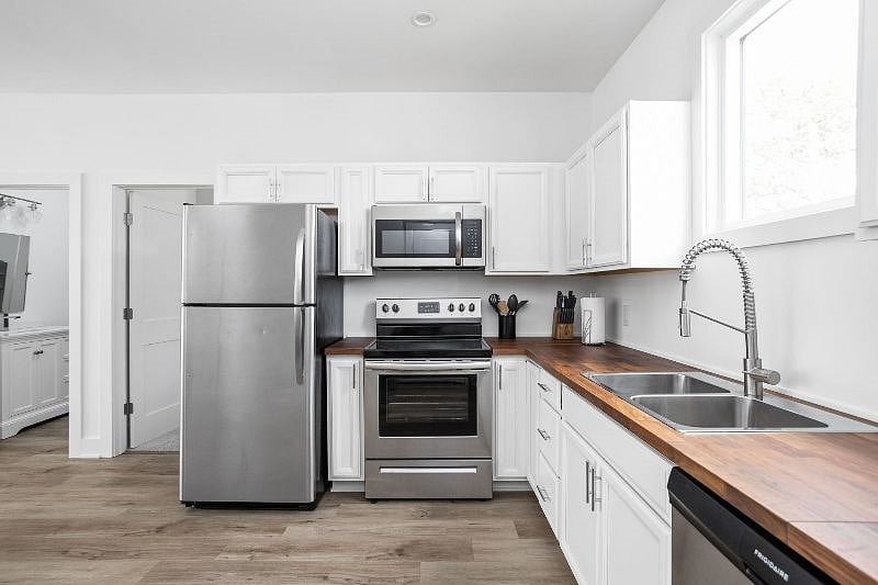 Furnished Finder property 426180_1 photo 5