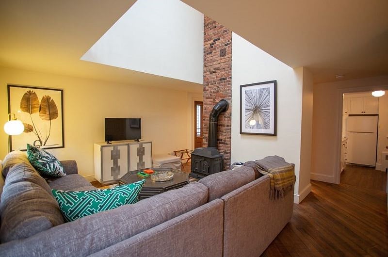 Furnished Finder property 426184_1 photo 2