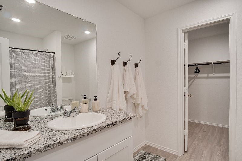 Furnished Finder property 426323_1 photo 21