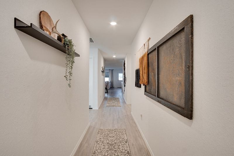 Furnished Finder property 426323_1 photo 28