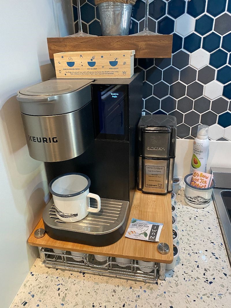 automated water filling Keurig machine & various coffee makers/grinders for the coffee/tea enthusiasts