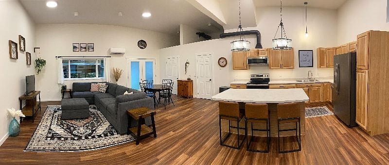Furnished Finder property 426389_1 photo 1