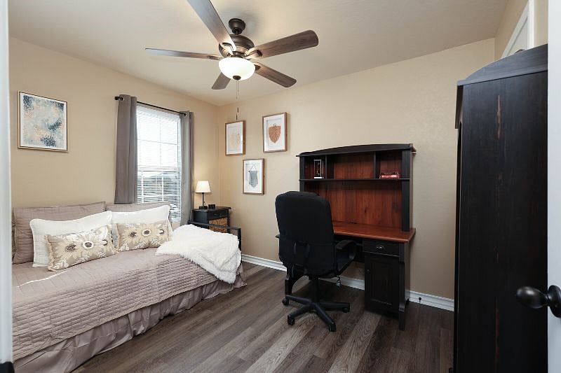 Get creative with the third bedroom by utilizing it as your dedicated workspace or use our double trundle beds for 2 extra sleeping areas!