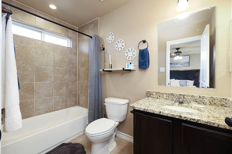 En-Suite Master Bath