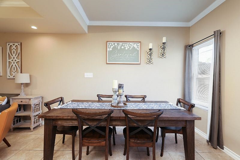 Host your family and friends by showing off those cooking skills using your fully stocked kitchen and pretty dinner table!