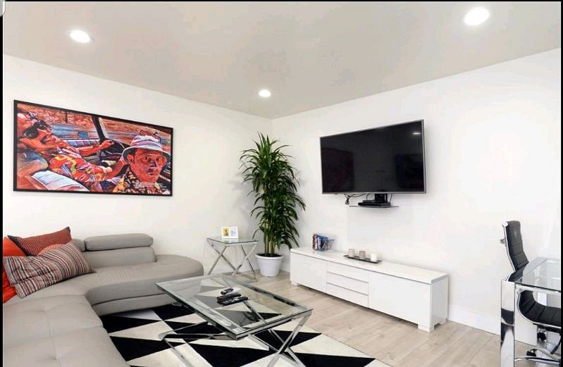 Furnished Finder property 426581_1 photo 3