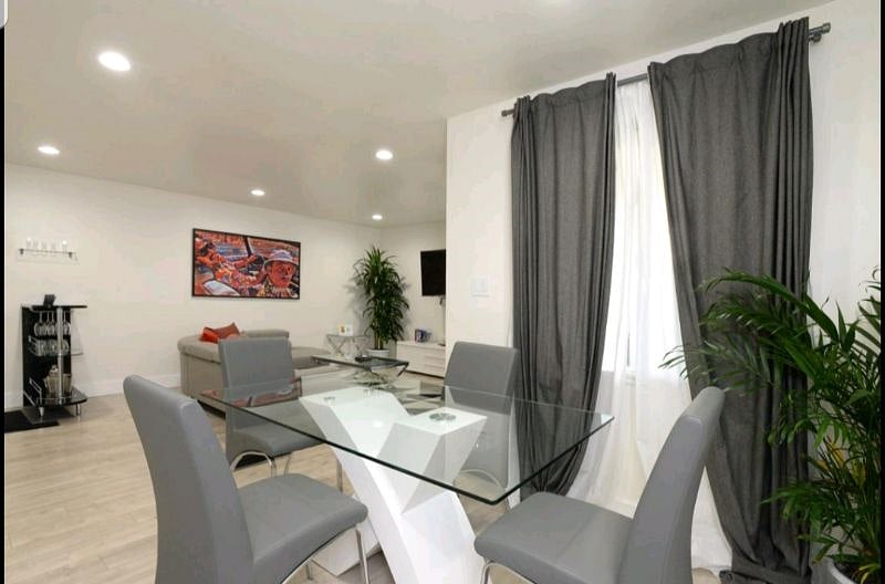 Furnished Finder property 426581_1 photo 8