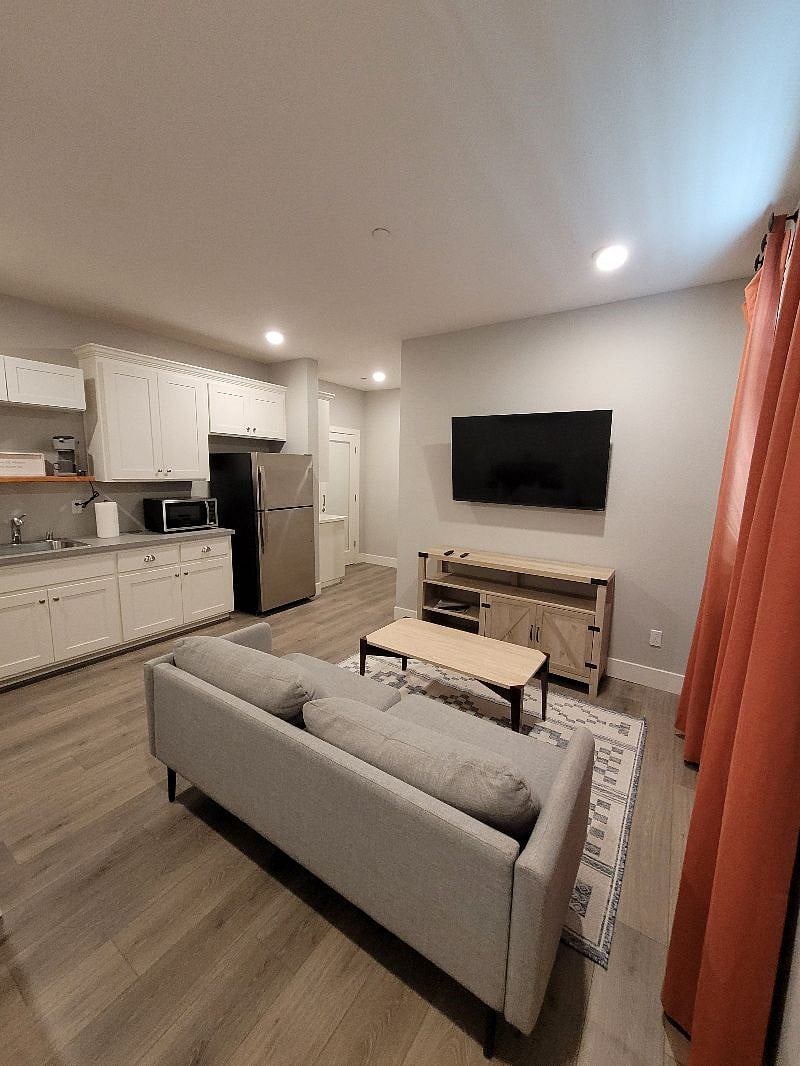 Furnished Finder property 426660_1 photo 11