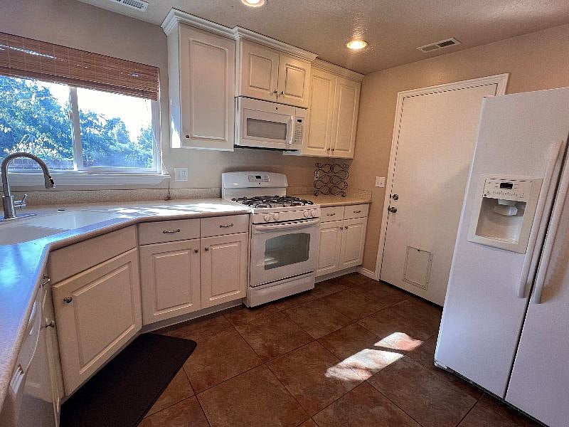 Furnished Finder property 426697_1 photo 6