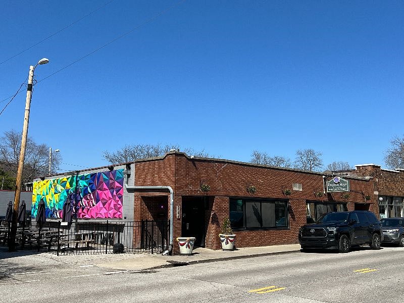 English Ivy's pub, just around the corner -- a neighborhood fave!