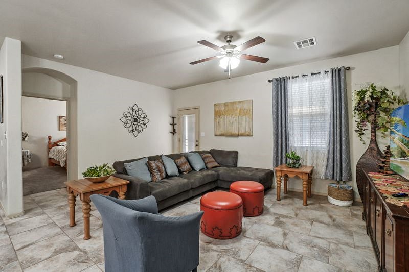 Furnished Finder property 426921_1 photo 3