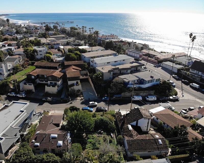 Drone View of the property and proximity to the sea.