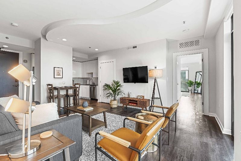 Furnished Finder property 427032_4 photo 1