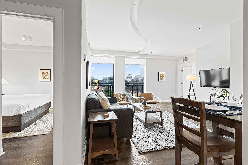 Furnished Finder property 427032_4 photo 10