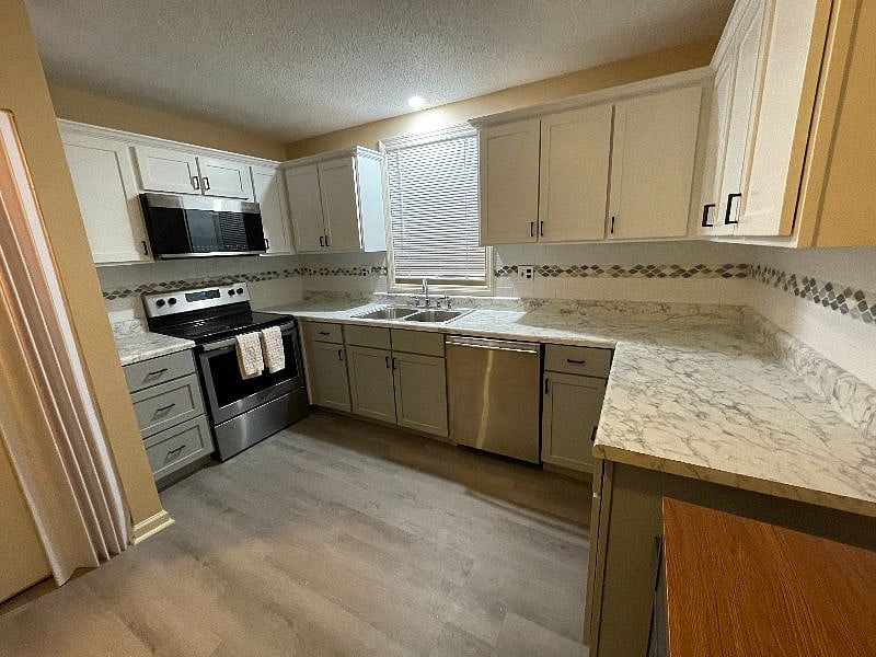 Furnished Finder property 427155_1 photo 8