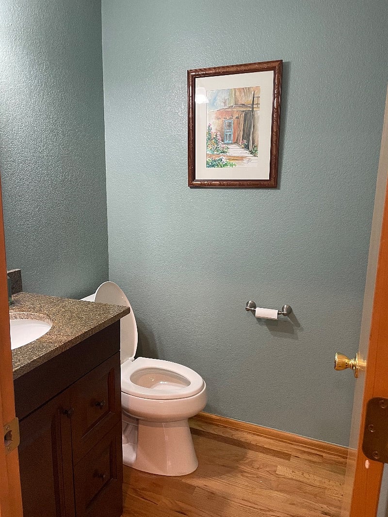 Half bathroom on Main Level