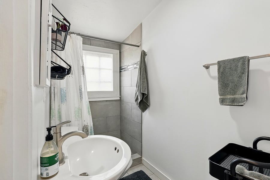 Furnished Finder property 427172_1 photo 8