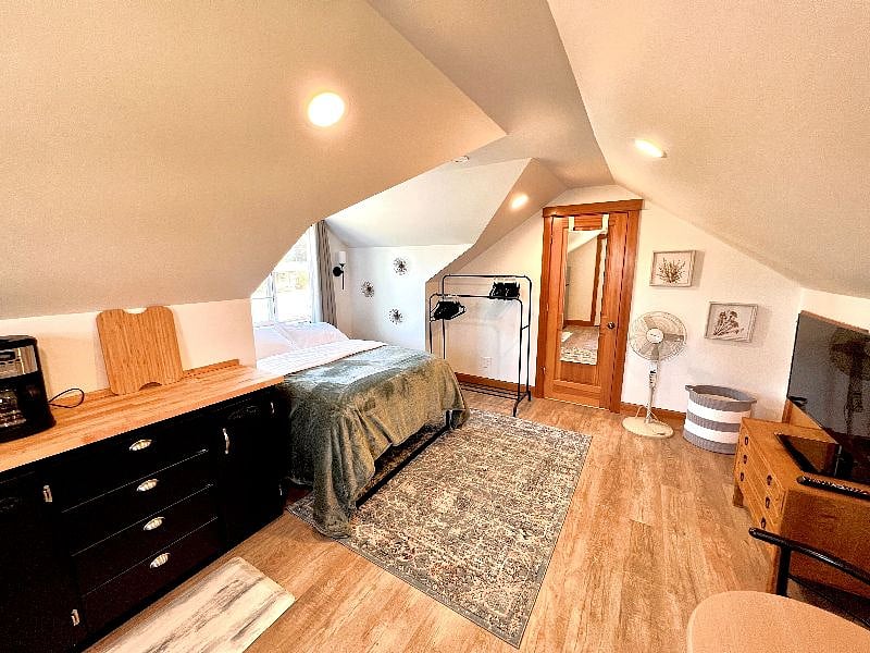 Furnished Finder property 427200_1 photo 3