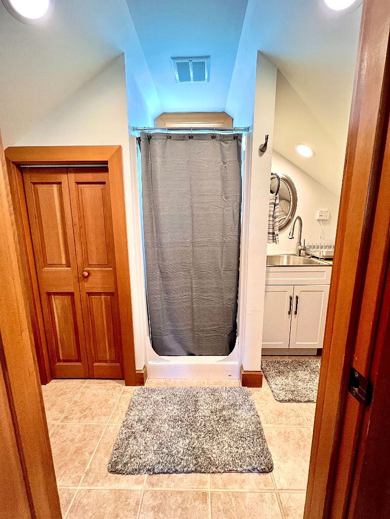 Furnished Finder property 427200_1 photo 6