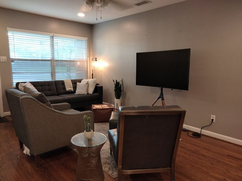 Furnished Finder property 427202_1 photo 3