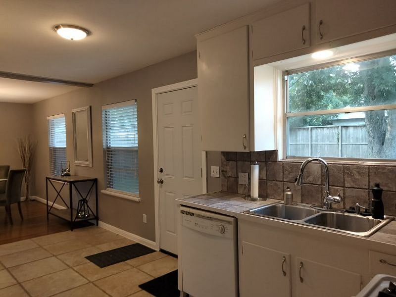 Furnished Finder property 427202_1 photo 17