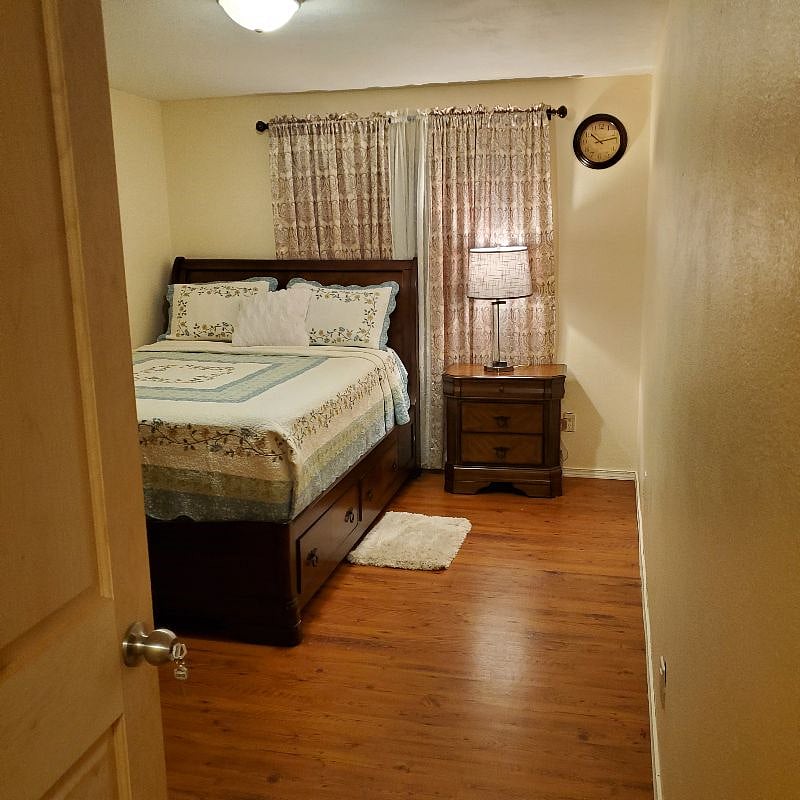 Furnished Finder property 427213_1 photo 9