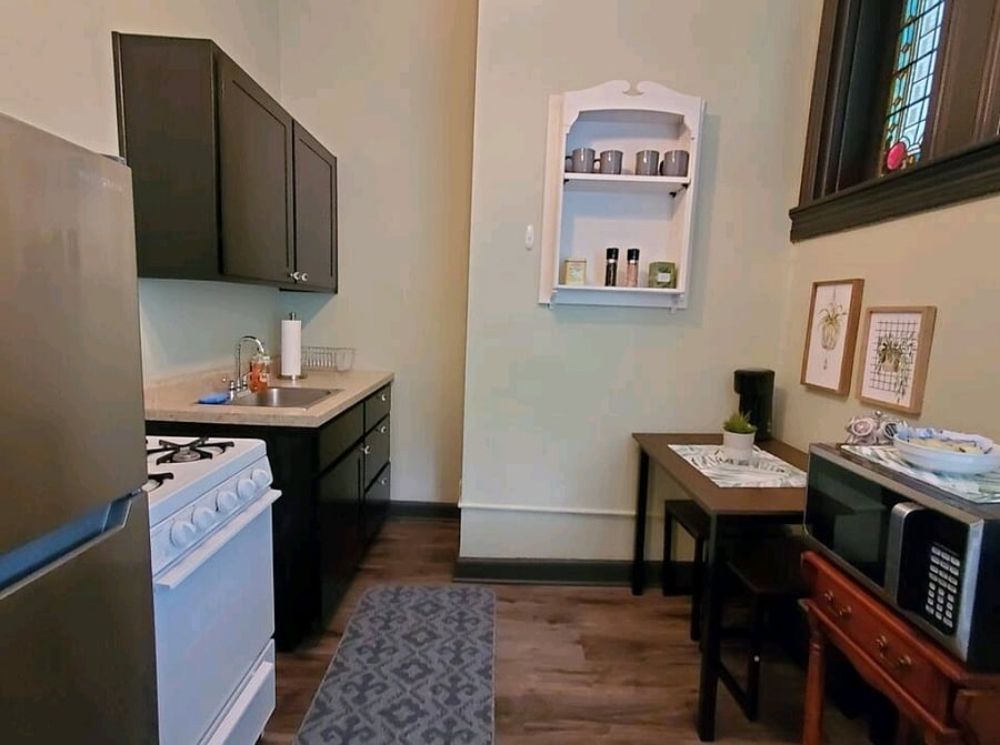 Furnished Finder property 427214_2 photo 3