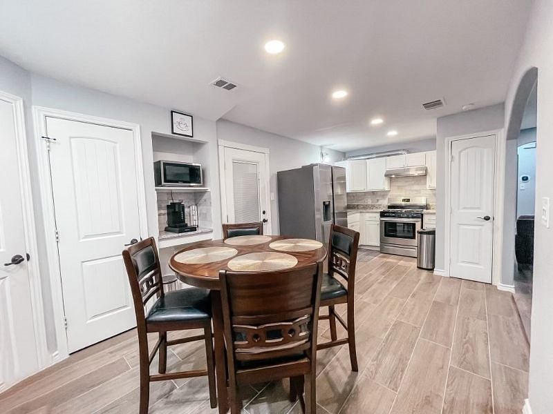 Furnished Finder property 427220_1 photo 9