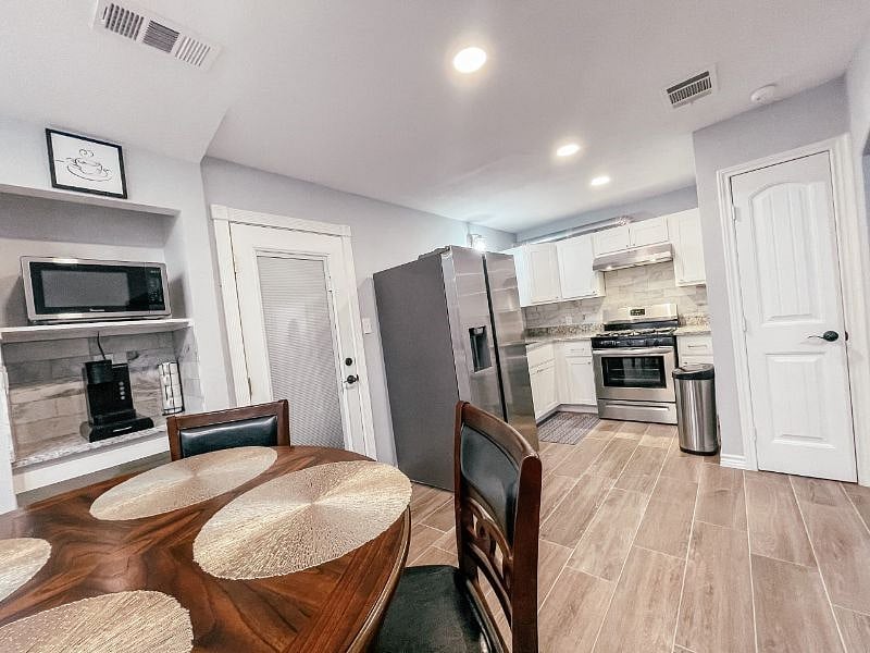 Furnished Finder property 427220_1 photo 12
