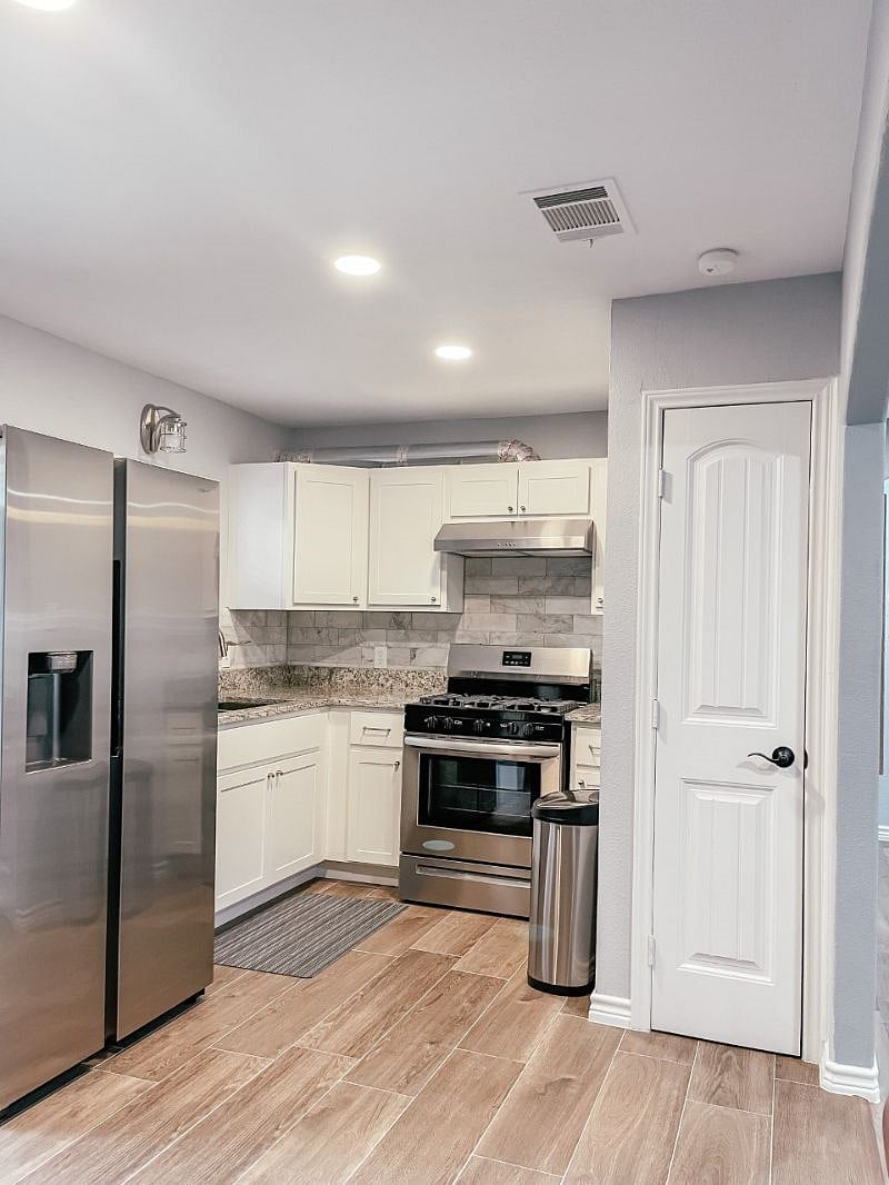 Furnished Finder property 427220_1 photo 13
