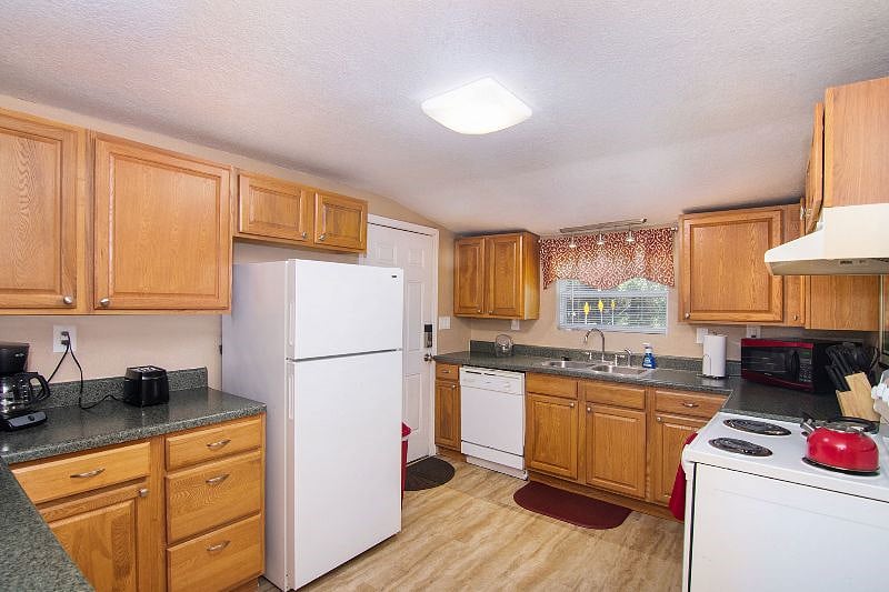 Furnished Finder property 427242_1 photo 26