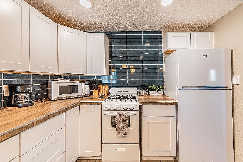 Furnished Finder property 427525_1 photo 6