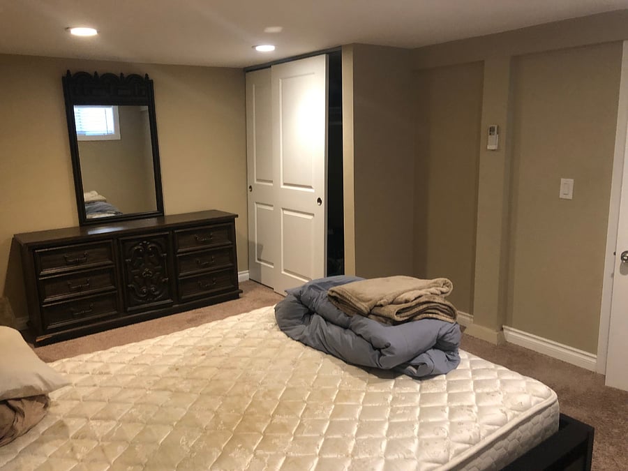 Bedroom (master)