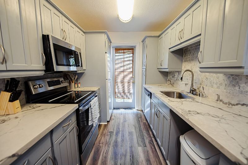 Furnished Finder property 427580_1 photo 10